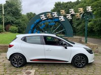 USED 2015 15 RENAULT CLIO 1.5 DYNAMIQUE MEDIANAV ENERGY DCI S/S 5d 90 BHP 2015 RENAULT CLIO DYNAMIQUE MEDIA NAV - 3 FORMER KEEPERS - 1.5 DCi 60+ MPG - RED TOUCH PACK - SATELLITE NAVIGATION - ZERO ROAD TAX