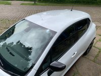 USED 2015 15 RENAULT CLIO 1.5 DYNAMIQUE MEDIANAV ENERGY DCI S/S 5d 90 BHP 2015 RENAULT CLIO DYNAMIQUE MEDIA NAV - 3 FORMER KEEPERS - 1.5 DCi 60+ MPG - RED TOUCH PACK - SATELLITE NAVIGATION - ZERO ROAD TAX