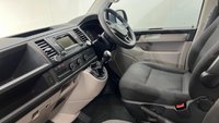 USED 2016 66 VOLKSWAGEN TRANSPORTER SHUTTLE 2.0 T30 TDI SHUTTLE S BMT 5d 101 BHP 