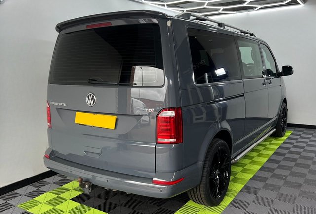 2016 VOLKSWAGEN TRANSPORTER SHUTTLE - Photo 2