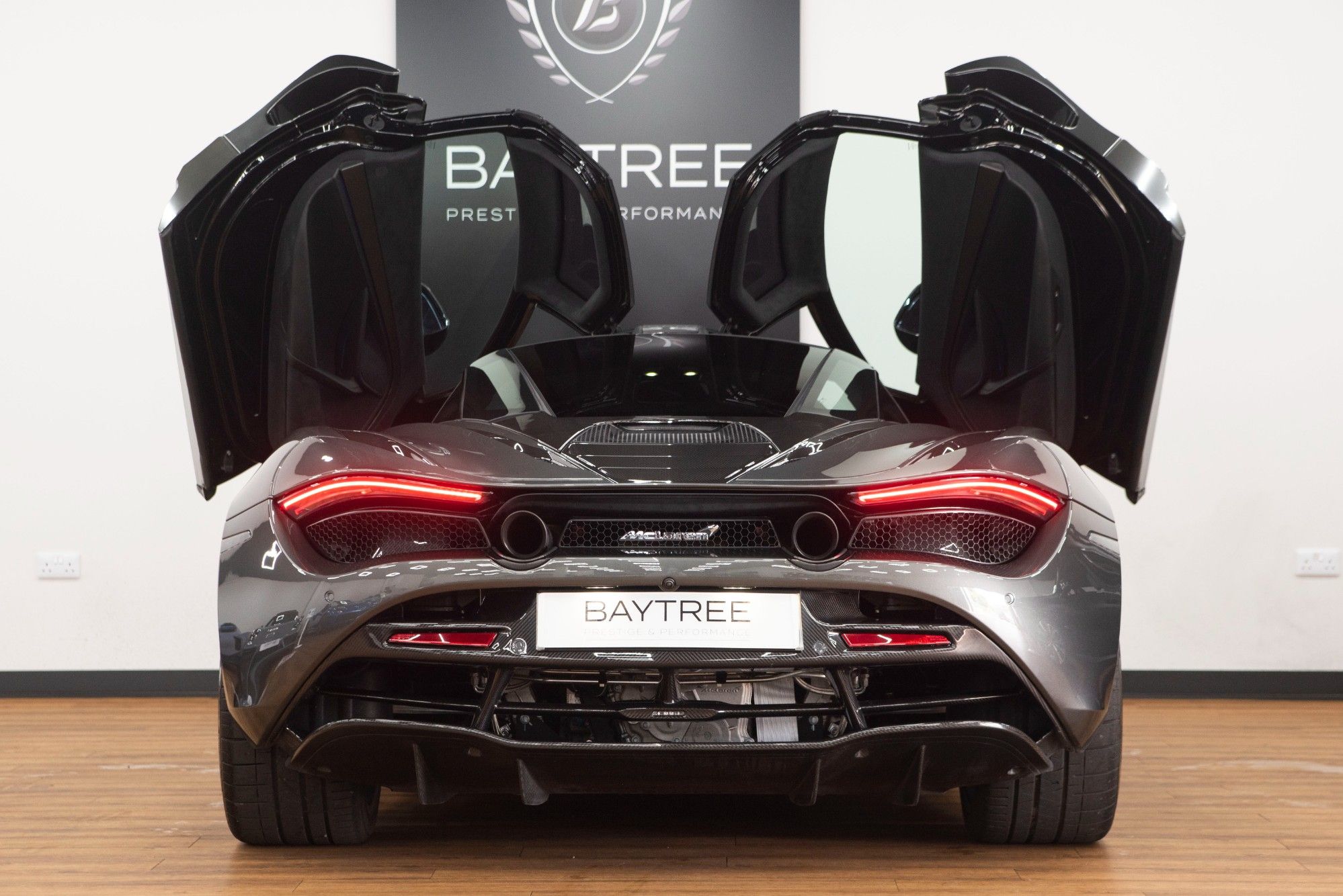 USED 2018 18 MCLAREN 720S 4.0 V8 SSG 