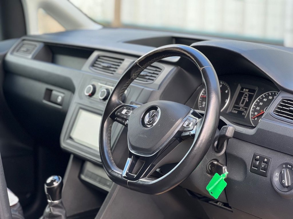 USED 2018 68 VOLKSWAGEN CADDY MAXI 2.0 C20 TDI HIGHLINE 101 BHP **TAILGATE / NEW 19'S**