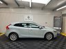 USED 2014 64 VOLVO V40 2.0 D3 SE NAV 5d 148 BHP PARK ASSIST / 2 KEYS / FSH