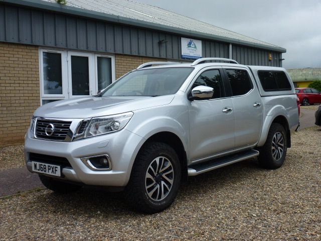 2018 68 Nissan Navara 2.3 DCI TEKNA 4X4 SHR DCB 190 BHP