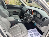 USED 2005 A CHRYSLER 300C 3.0 CRD RHD 4d 218 BHP 1 OWNER FROM NEW, FULL HISTORY