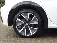 USED 2021 21 PEUGEOT 208 GT PREMIUM 50kWh 5d 135 BHP 