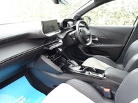 USED 2021 21 PEUGEOT 208 GT PREMIUM 50kWh 5d 135 BHP 