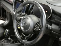 USED 2020 70 MINI ELECTRIC COOPER S LEVEL 3 3d 181 BHP STUNNING EXAMPLE BIG SPEC HEAD UP DISPLAY SAT NAV LEATHER HEATED SEATS SUNROOF REAR VIEW CAMERA CRUISE CONTROL PARKING SENSORS 1 OWNER SERVICE HISTORY