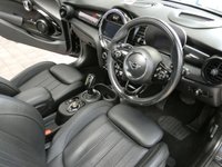 USED 2020 70 MINI ELECTRIC COOPER S LEVEL 3 3d 181 BHP STUNNING EXAMPLE BIG SPEC HEAD UP DISPLAY SAT NAV LEATHER HEATED SEATS SUNROOF REAR VIEW CAMERA CRUISE CONTROL PARKING SENSORS 1 OWNER SERVICE HISTORY