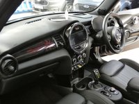 USED 2020 70 MINI ELECTRIC COOPER S LEVEL 3 3d 181 BHP STUNNING EXAMPLE BIG SPEC HEAD UP DISPLAY SAT NAV LEATHER HEATED SEATS SUNROOF REAR VIEW CAMERA CRUISE CONTROL PARKING SENSORS 1 OWNER SERVICE HISTORY