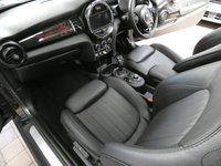 USED 2020 70 MINI ELECTRIC COOPER S LEVEL 3 3d 181 BHP STUNNING EXAMPLE BIG SPEC HEAD UP DISPLAY SAT NAV LEATHER HEATED SEATS SUNROOF REAR VIEW CAMERA CRUISE CONTROL PARKING SENSORS 1 OWNER SERVICE HISTORY