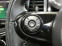 USED 2020 70 MINI ELECTRIC COOPER S LEVEL 3 3d 181 BHP STUNNING EXAMPLE BIG SPEC HEAD UP DISPLAY SAT NAV LEATHER HEATED SEATS SUNROOF REAR VIEW CAMERA CRUISE CONTROL PARKING SENSORS 1 OWNER SERVICE HISTORY