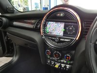 USED 2020 70 MINI ELECTRIC COOPER S LEVEL 3 3d 181 BHP STUNNING EXAMPLE BIG SPEC HEAD UP DISPLAY SAT NAV LEATHER HEATED SEATS SUNROOF REAR VIEW CAMERA CRUISE CONTROL PARKING SENSORS 1 OWNER SERVICE HISTORY