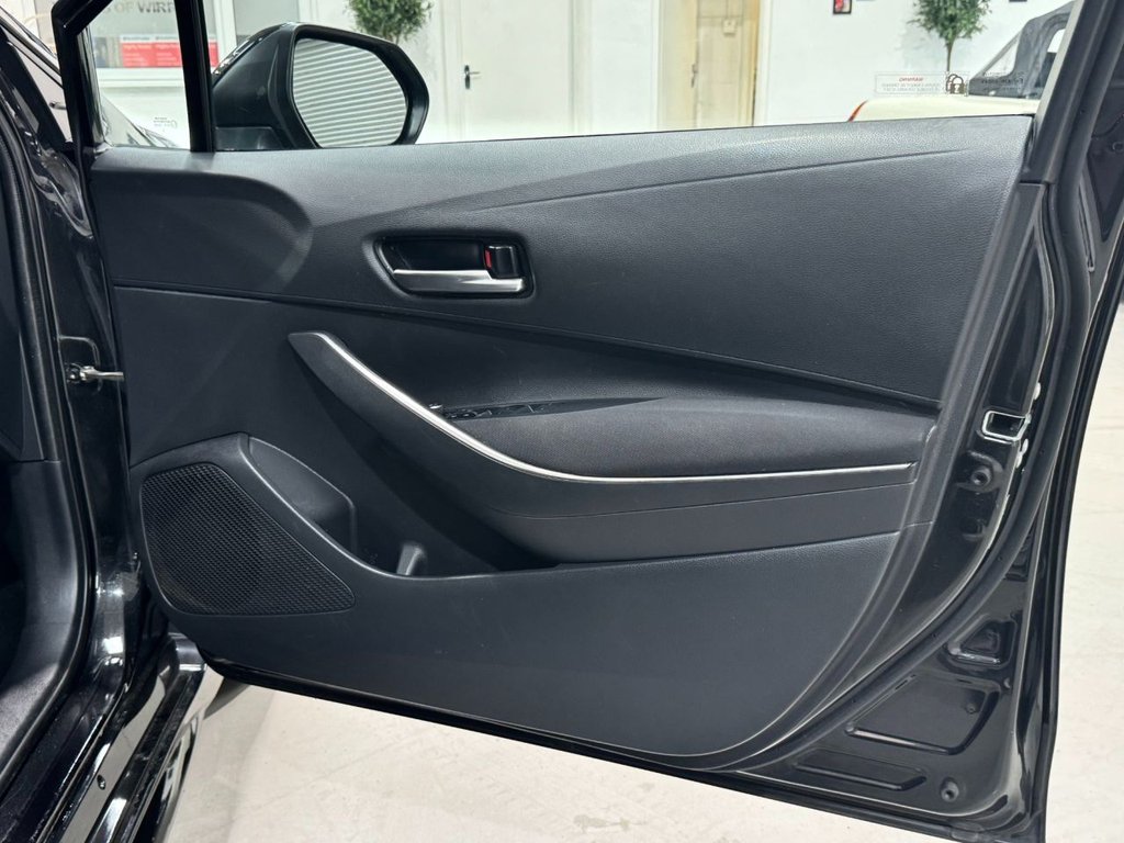 USED 2021 21 TOYOTA COROLLA 1.8 ICON 5d 121 BHP HEATED SEATS+REVERSING CAMERA