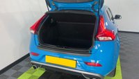 USED 2016 16 VOLVO V40 2.0 D2 R-DESIGN 5d 118 BHP 