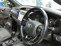 USED 2019 69 TOYOTA HI-LUX 2.4 INVINCIBLE X 4WD D-4D DCB 147 BHP 5 SEATS SAT NAV LEATHER HEATED SEATS REAR VIEW CAMERA CRUISE CONTROL PARKING SENSORS SPORT DECK LOAD LINER TOW BAR 1 OWNER SERVICE HISTORY