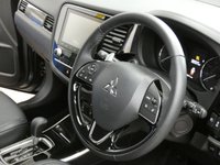 USED 2020 20 MITSUBISHI OUTLANDER 2.0 EXCEED 5d 148 BHP STUNNING EXAMPLE 7 SEATS SAT NAV LEATHER HEATED SEATS REAR VIEW CAMERA CRUISE CONTROL PARKING SENSORS GENUINE LOW MILES 1 OWNER SERVICE HISTORY