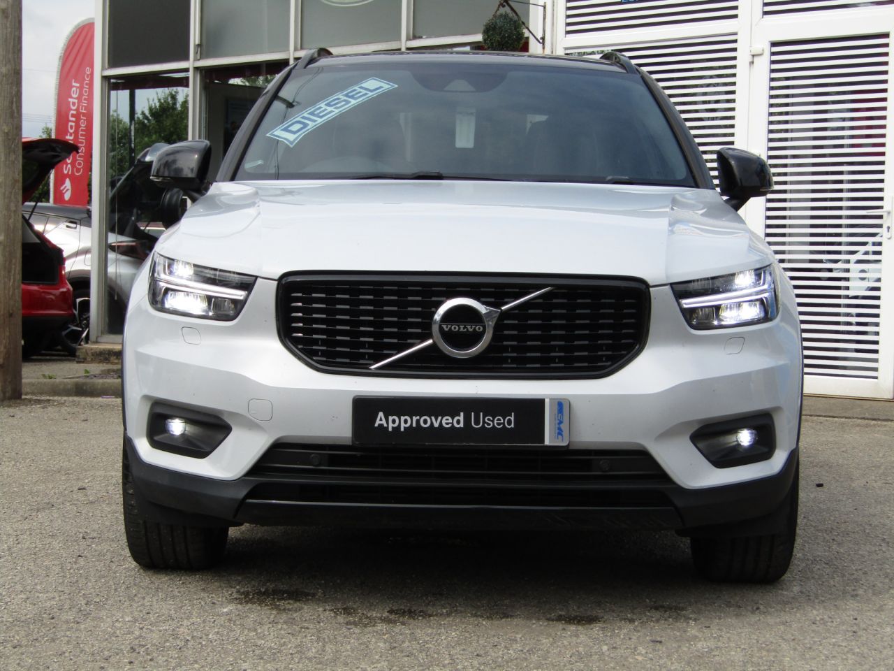 2020 Volvo Xc40 D3 R-Design £18,600
