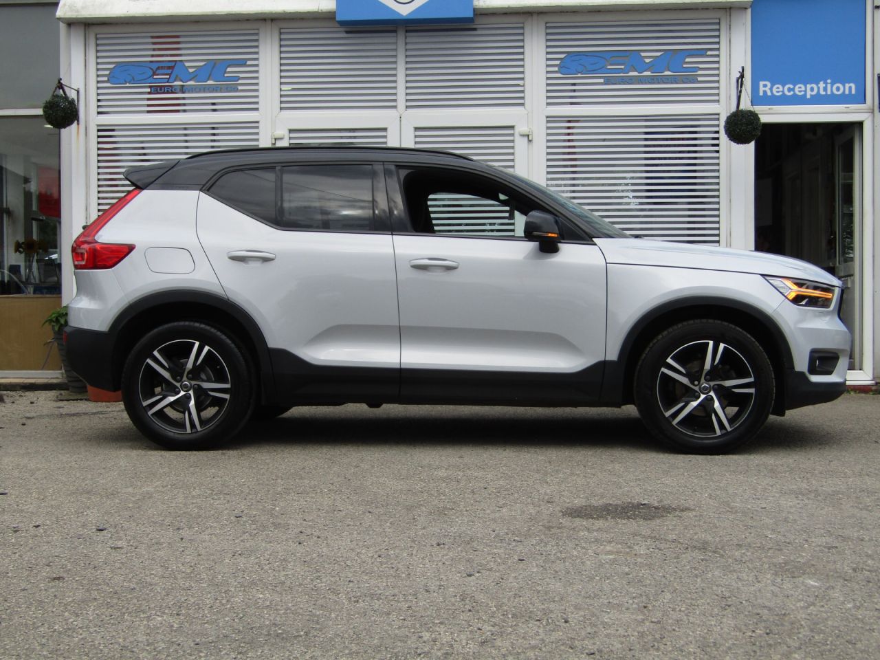 2020 Volvo Xc40 D3 R-Design £18,600