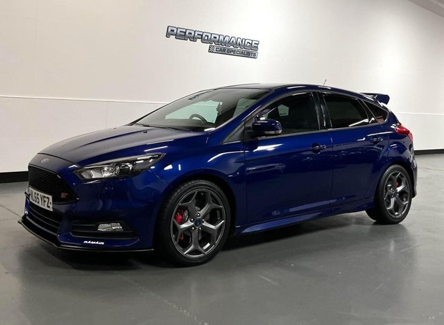 2015 65 Ford Focus 2.0 ST-3 5d 247 BHP