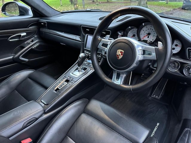 2014 PORSCHE 911 - Photo 10