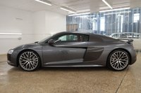 USED 2018 18 AUDI R8 5.2 V10 PLUS QUATTRO 2d 602 BHP ONLY 2306 MILES FROM NEW 2 OWNERS