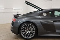 USED 2018 18 AUDI R8 5.2 V10 PLUS QUATTRO 2d 602 BHP ONLY 2306 MILES FROM NEW 2 OWNERS