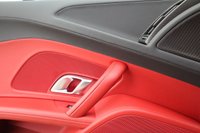 USED 2018 18 AUDI R8 5.2 V10 PLUS QUATTRO 2d 602 BHP ONLY 2306 MILES FROM NEW 2 OWNERS
