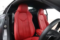 USED 2018 18 AUDI R8 5.2 V10 PLUS QUATTRO 2d 602 BHP ONLY 2306 MILES FROM NEW 2 OWNERS