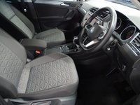 USED 2022 22 VOLKSWAGEN TIGUAN 1.5 LIFE TSI DSG 5d 148 BHP SAT NAV CRUISE PARK SENSORS APPLE CARPLAY