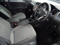 USED 2022 22 VOLKSWAGEN TIGUAN 1.5 LIFE TSI DSG 5d 148 BHP SAT NAV CRUISE PARK SENSORS APPLE CARPLAY