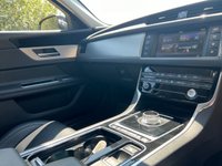 USED 2016 16 JAGUAR XF 2.0 PRESTIGE 4d 177 BHP LEATHER HEATEDSEATS+SATNAV