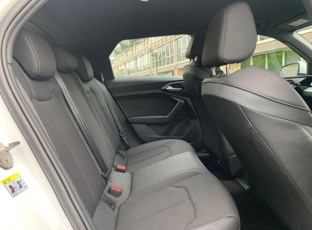 2021 AUDI A1 - Photo 4