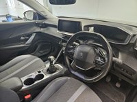 USED 2020 70 PEUGEOT 2008 1.2 PURETECH S/S ALLURE 5d 100 BHP 