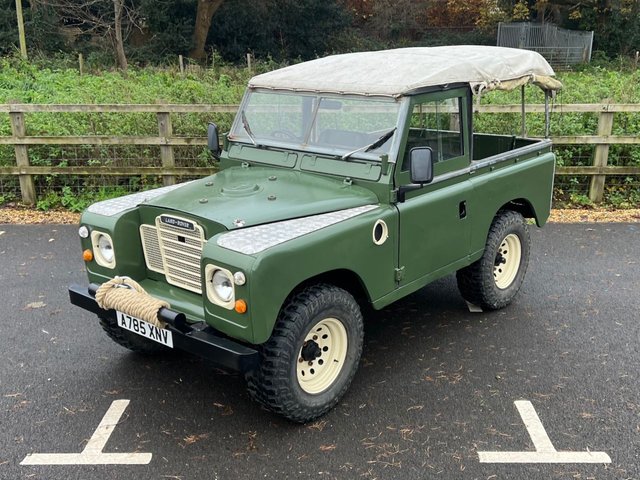 1984 A Land Rover Series 111 200tdi // Rag Top // 4x4 // px swap