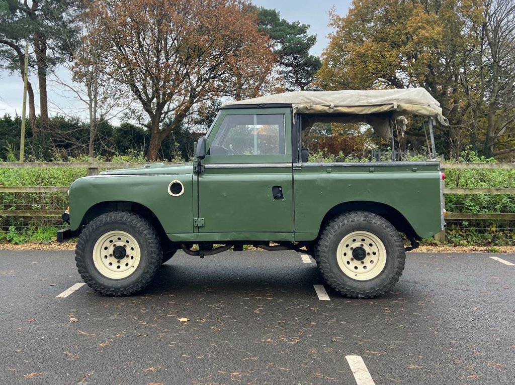 USED 1984 A LAND ROVER SERIES 111 200tdi // Rag Top // 4x4 // px swap 