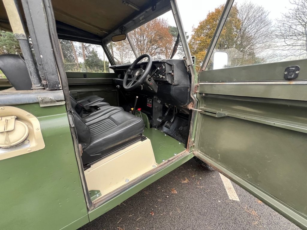 USED 1984 A LAND ROVER SERIES 111 200tdi // Rag Top // 4x4 // px swap 