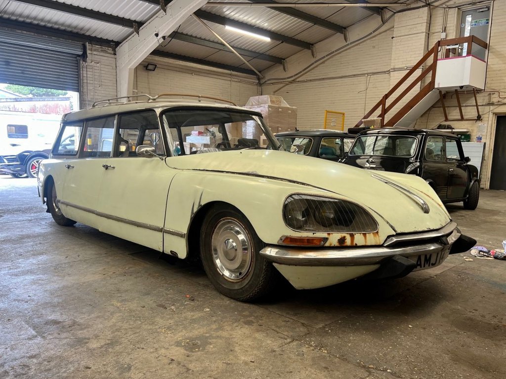 USED 1967 CITROEN DS ID21 Familiale // Series 3 // 2200cc // BARN FIND ROLLING RESTO PROJECT //  px swap 