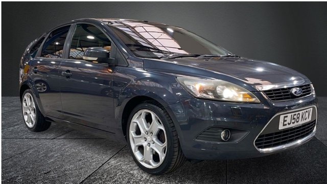2009 58 Ford Focus 2.0 TITANIUM 5d 145 BHP
