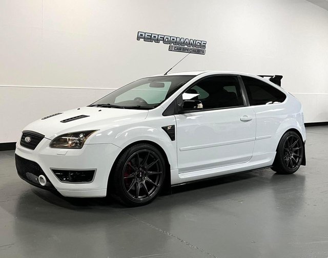 2007 57 Ford Focus 2.5 ST-3 3d 225 BHP