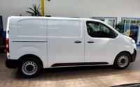 USED 2021 71 VAUXHALL VIVARO 1.5 L1H1 F2900 DYNAMIC S/S 101 BHP BIG SPEC 3 SEATS SAT NAV PARK SENSOR AC DAB BULKHEAD SHELVING 1 OWNER SERVICE HISTORY VAUXHALL WARRANTY TILL DEC 2024