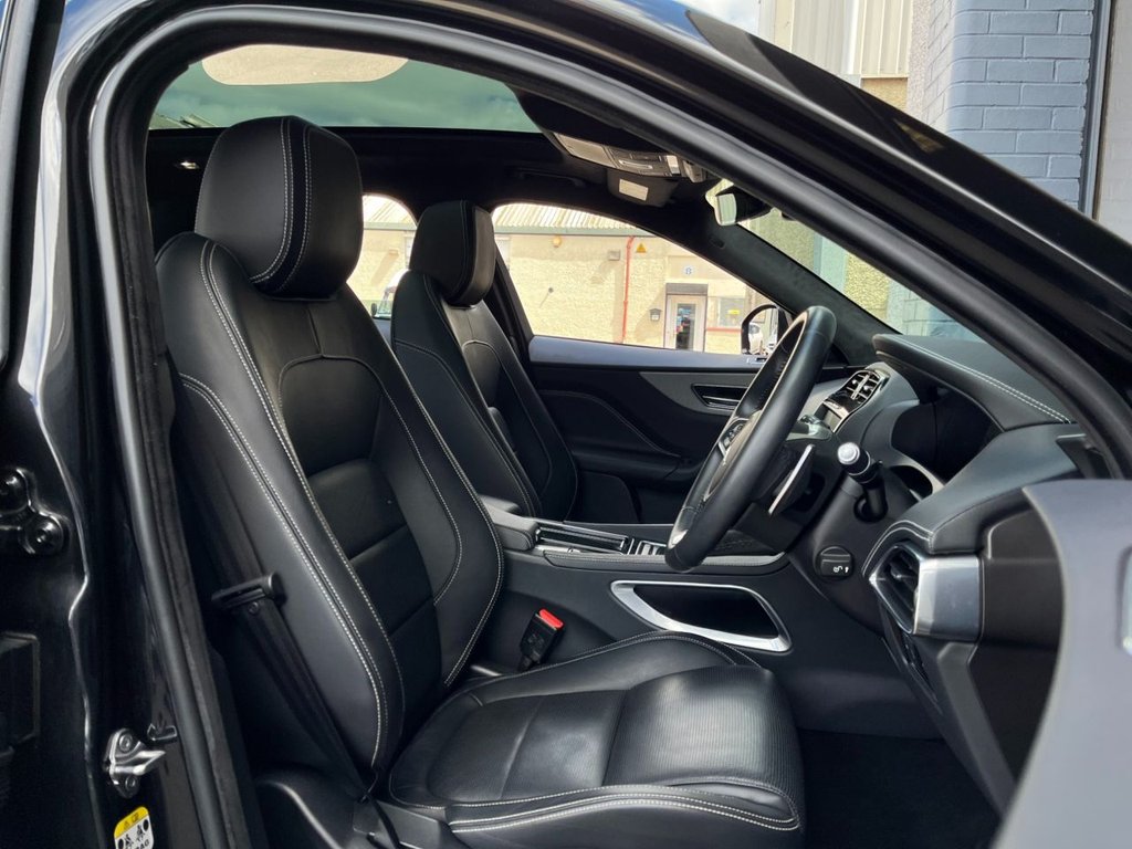 USED 2020 20 JAGUAR F-PACE 2.0 CHEQUERED FLAG AWD 5d 178 BHP 