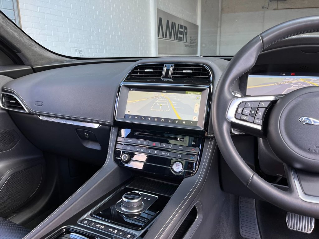 USED 2020 20 JAGUAR F-PACE 2.0 CHEQUERED FLAG AWD 5d 178 BHP 