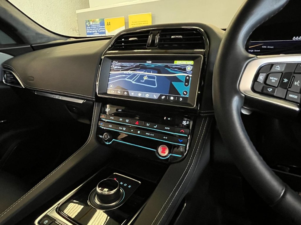 USED 2020 20 JAGUAR F-PACE 2.0 CHEQUERED FLAG AWD 5d 178 BHP 