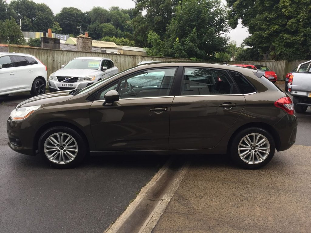 USED 2015 15 CITROEN C4 1.6 E-HDI VTR PLUS 5d 115 BHP LOW MILEAGE/ FULL SERVICE HISTORY