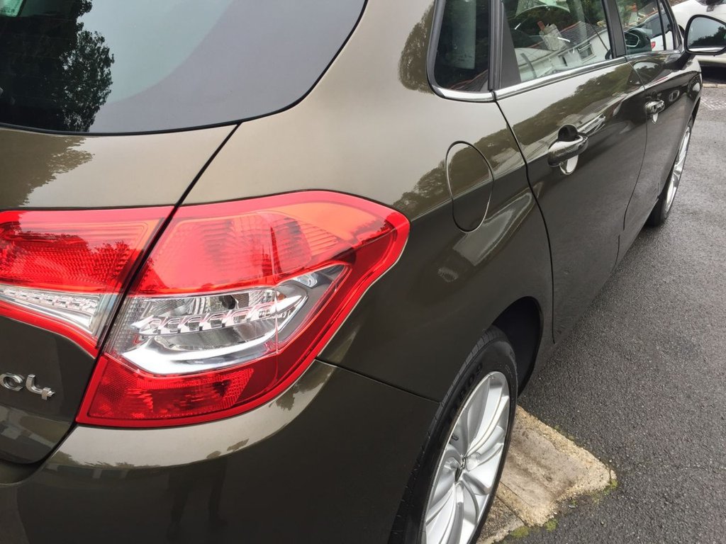 USED 2015 15 CITROEN C4 1.6 E-HDI VTR PLUS 5d 115 BHP LOW MILEAGE/ FULL SERVICE HISTORY