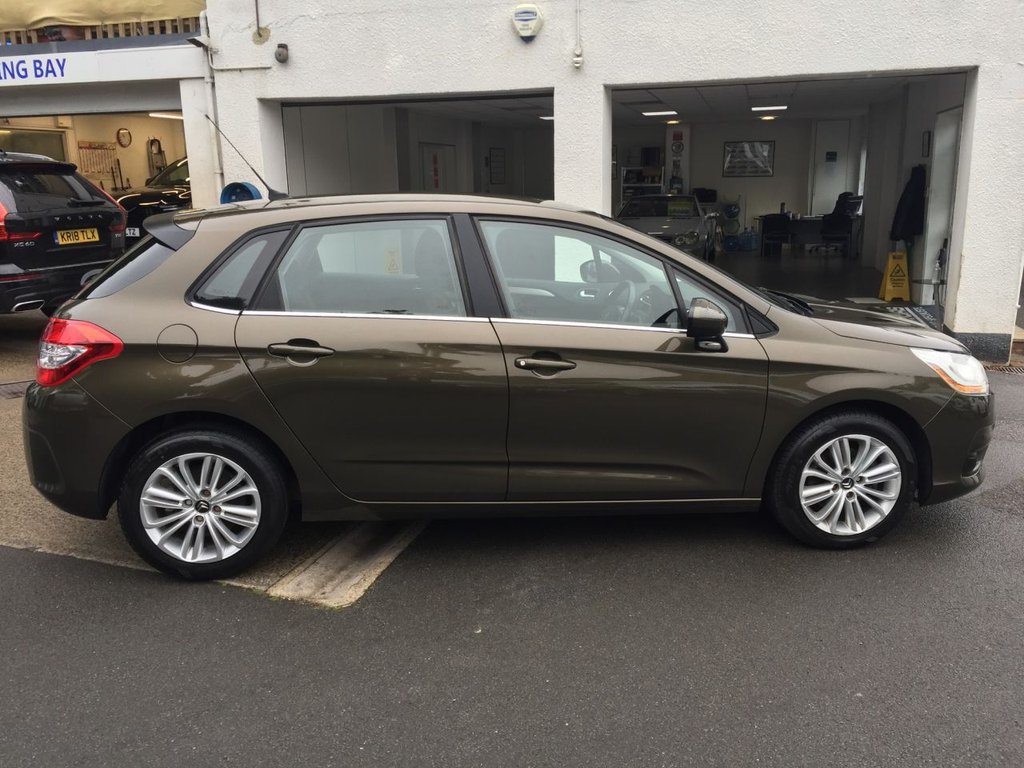 USED 2015 15 CITROEN C4 1.6 E-HDI VTR PLUS 5d 115 BHP LOW MILEAGE/ FULL SERVICE HISTORY