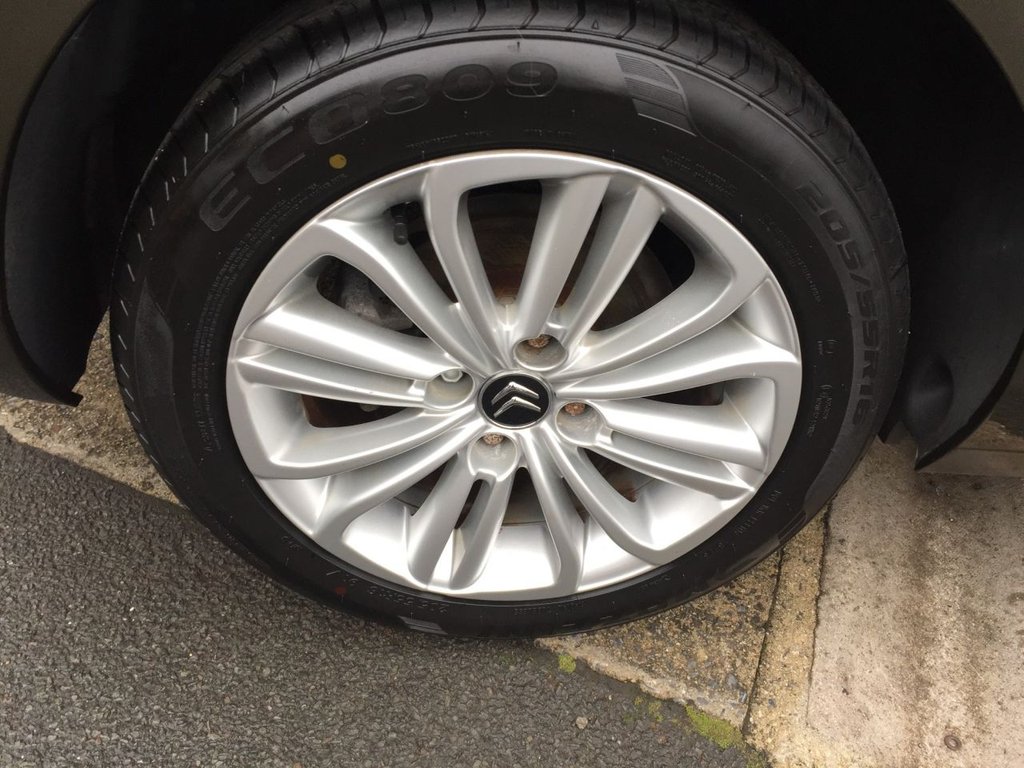 USED 2015 15 CITROEN C4 1.6 E-HDI VTR PLUS 5d 115 BHP LOW MILEAGE/ FULL SERVICE HISTORY