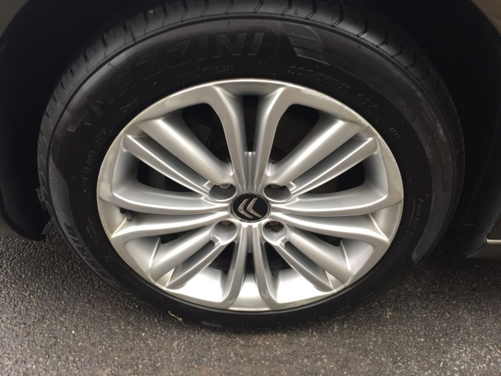 USED 2015 15 CITROEN C4 1.6 E-HDI VTR PLUS 5d 115 BHP LOW MILEAGE/ FULL SERVICE HISTORY