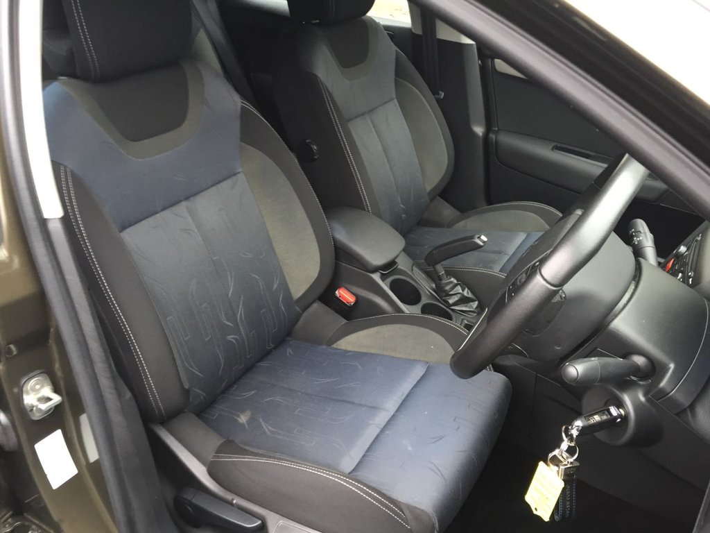 USED 2015 15 CITROEN C4 1.6 E-HDI VTR PLUS 5d 115 BHP LOW MILEAGE/ FULL SERVICE HISTORY